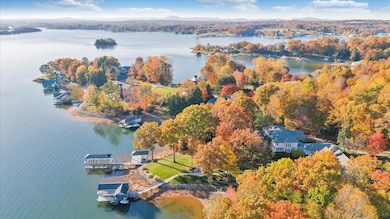 574 Waverly Ln, Moneta, VA 24121 - photo 3