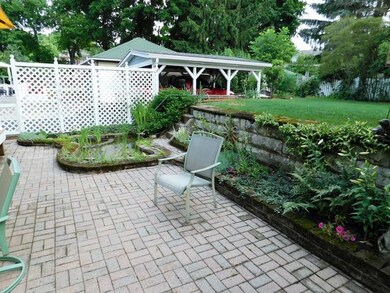 nice entertaining area
