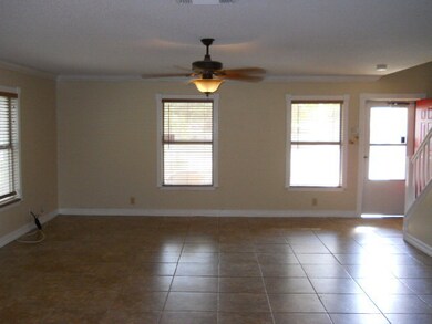 557 Denise Dr, New Braunfels, TX 78130 - photo 2