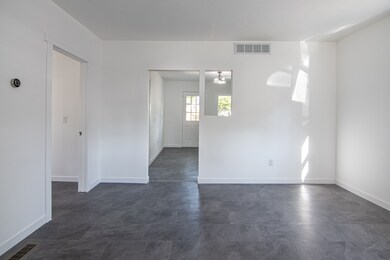 141 N Gladstone Ave, Columbus, IN 47201 - photo 3