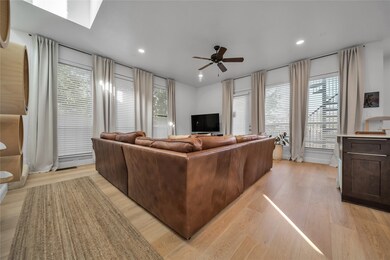 4317 Cedar Springs Rd unit A, Dallas, TX 75219 - photo 3