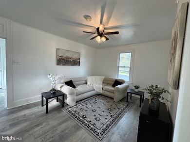 111 W 33rd St, Reading, PA 19606 - photo 2