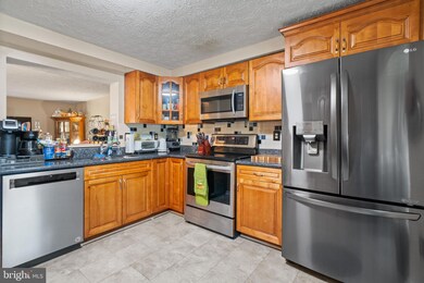 9635 Glendower Ct, Laurel, MD 20723 - photo 2