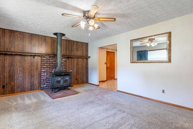 7606 Middletown Germantown Rd, Middletown, OH 45042 - photo 2