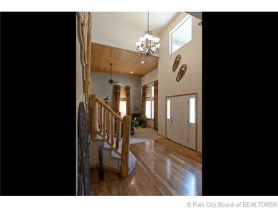 Entry/Foyer.