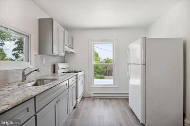 128 W Broad St unit 2, Paulsboro, NJ 08066 - photo 4