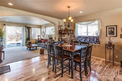 61289 Splendor Ln, Bend, OR 97702 - photo 2