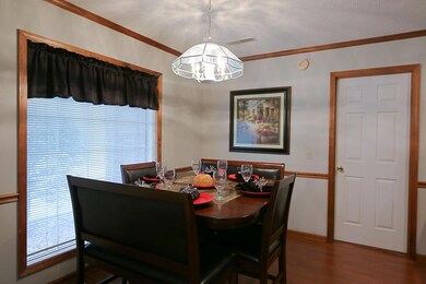 Eat-In Kitchen
