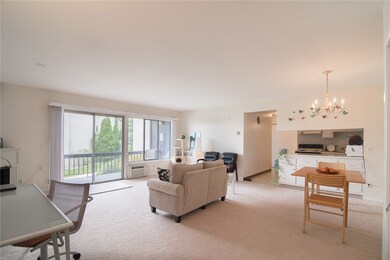 400 Narragansett Pkwy unit 6, Warwick, RI 02888 - photo 3