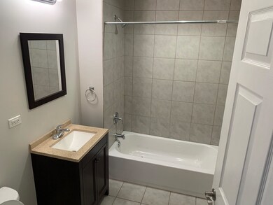 6411 N Rockwell St unit 507, Chicago, IL 60645 - photo 3