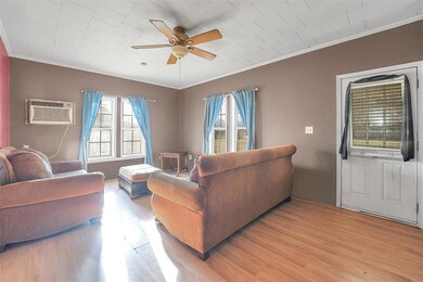 209 E 3rd St, Erick, OK 73645 - photo 5