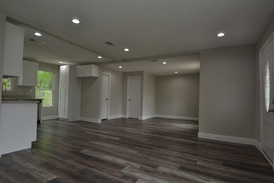 1013 Lucky St, Houston, TX 77088 - photo 4
