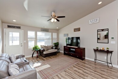 459 Clark St, Grand Junction, CO 81504 - photo 4