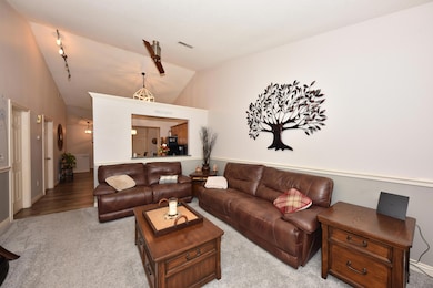 636 Pewaukee Rd unit H, Pewaukee, WI 53072 - photo 4