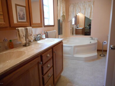 107 Tranquility Ct, Dingmans Ferry, PA 18328 - photo 5