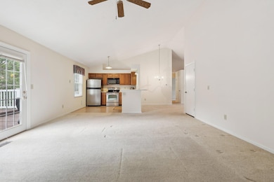 10-web-or-mls-Surrey Ct-2805-010