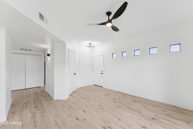 05-005-living-room