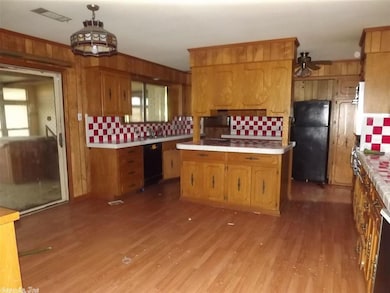 S Cherry St, Stuttgart, AR 72160 - photo 2