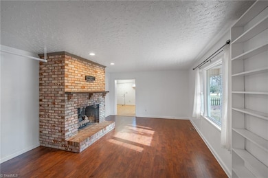 6922 Gra Lan Dr, Thomasville, NC 27360 - photo 2