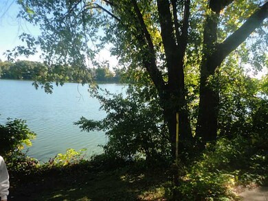 43 Lakeview Dr, Cranston, RI 02910 - photo 3