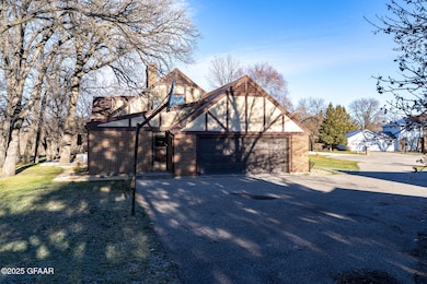 1122 Groveland Ave, Crookston, MN 56716 - photo 3