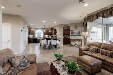 4610 E Jude Ln Gilbert AZ-large-006-61-G