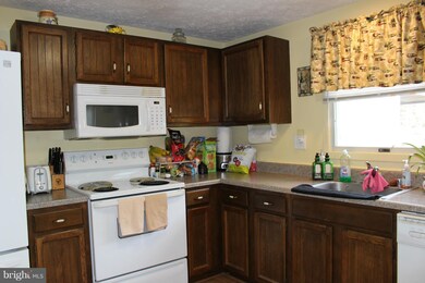 8541 Summit Rd, Pasadena, MD 21122 - photo 6