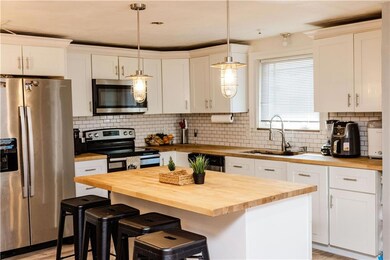 18 Sweetbriar St, Providence, RI 02908 - photo 5