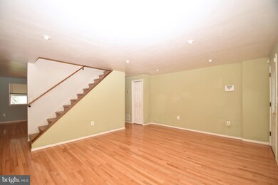 1019 Foxcroft Ln, Essex, MD 21221 - photo 5