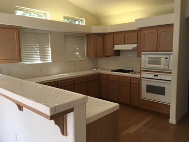 2898 N Apricot Ave, Fresno, CA 93727 - photo 6