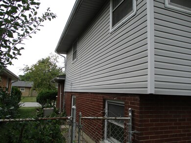 3218 Maple Ln, Hazel Crest, IL 60429 - photo 4