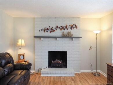 910 Pennwood Dr, New Albany, IN 47150 - photo 3