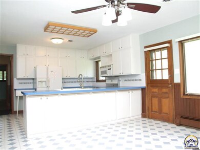 5730 SW 47th St, Topeka, KS 66610 - photo 6