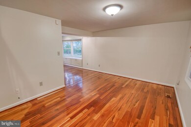 5827 Woodwinds Cir, Frederick, MD 21703 - photo 6