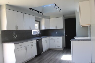 867 Remington Dr, North Tonawanda, NY 14120 - photo 3