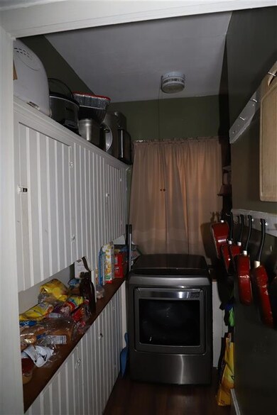 11 Tuttle St, Bellows Falls, VT 05101 - photo 5