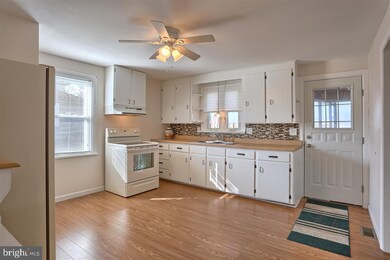 1515 E Derry Rd, Hershey, PA 17033 - photo 7