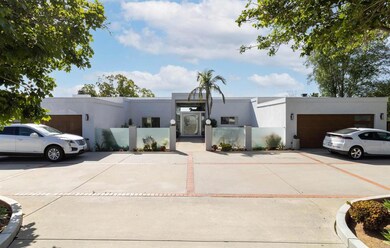 30660 Circle r Ln, Valley Center, CA 92082 - photo 2