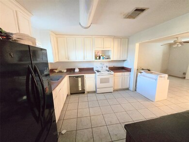 321 E Mustang St, Crowley, TX 76036 - photo 4