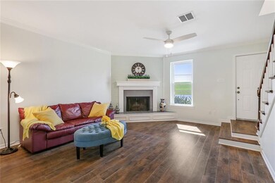 Den with view to the river levee for those evening