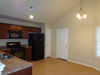 2716 N 20th St, Broken Arrow, OK 74012 - photo 3