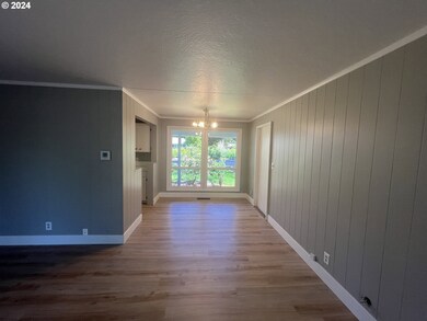 1725 SW Hicrest Ave, Portland, OR 97225 - photo 7