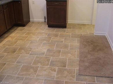 19404 Fairway Ave, Maple Heights, OH 44137 - photo 6