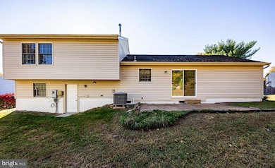 1803 E Beech Rd, Sterling, VA 20164 - photo 3