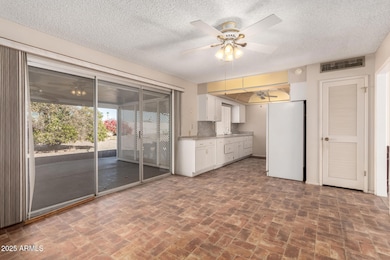 11046 W Campana Dr, Sun City, AZ 85351 - photo 7