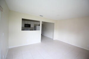 9754 Saddlebrook Dr, Boca Raton, FL 33496 - photo 4