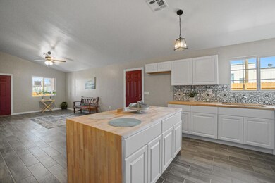 14648 Kenton Rd, El Paso, TX 79928 - photo 6