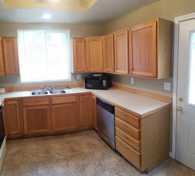 812 W High St, Portland, IN 47371 - photo 3