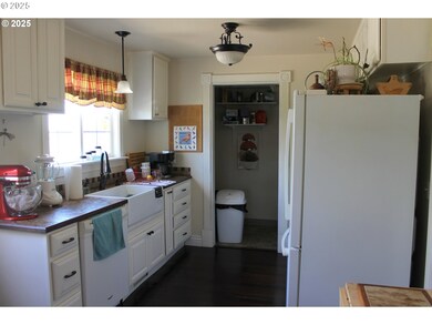 1407 9th St, Baker City, OR 97814 - photo 7