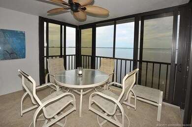 wide water views  180 degrees